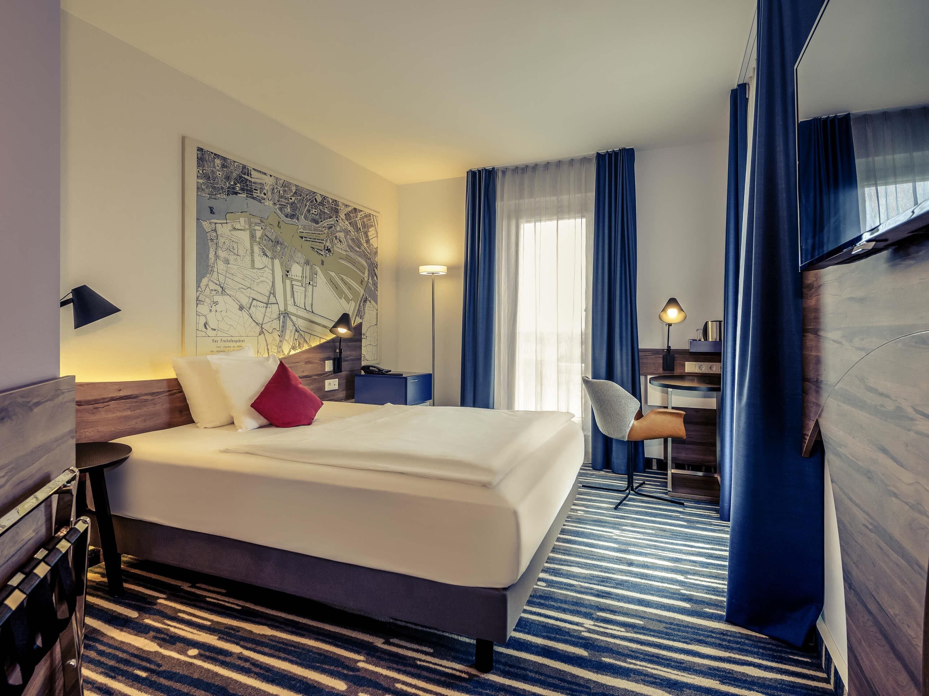 Hypo-allergenic bedding, in-room safe, desk, laptop workspace