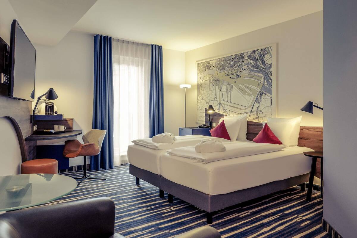 Privilege Room with King Size Bed, Courtyard Location | Hypo-allergenic bedding, in-room safe, desk, laptop workspace