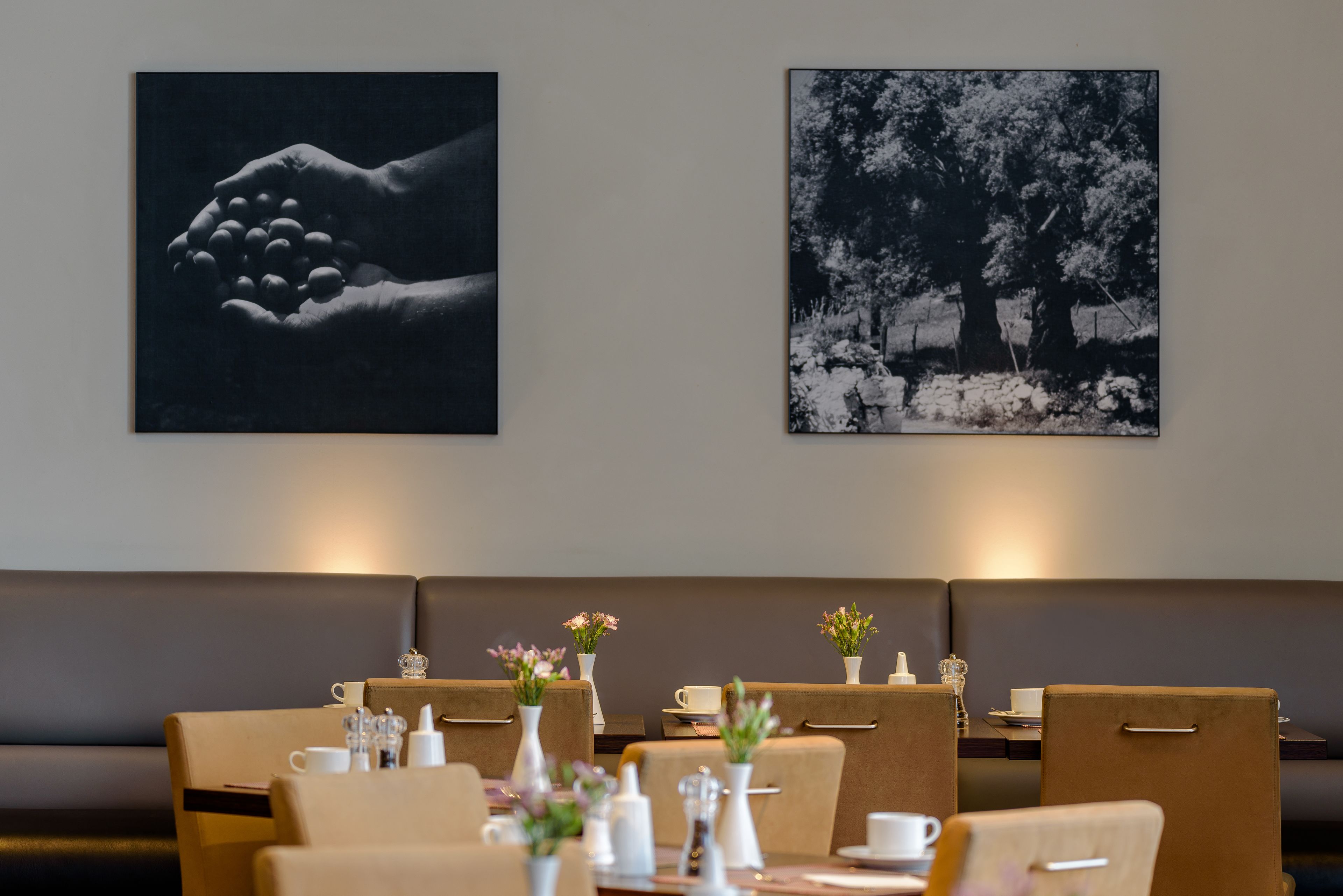 daily buffet breakfast (eur 26 per person)