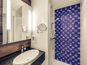 Standard Room, 2 Single Beds | Hypo-allergenic bedding, in-room safe, desk, laptop workspace - Mercure Hotel Hamburg Mitte (Hamburg)