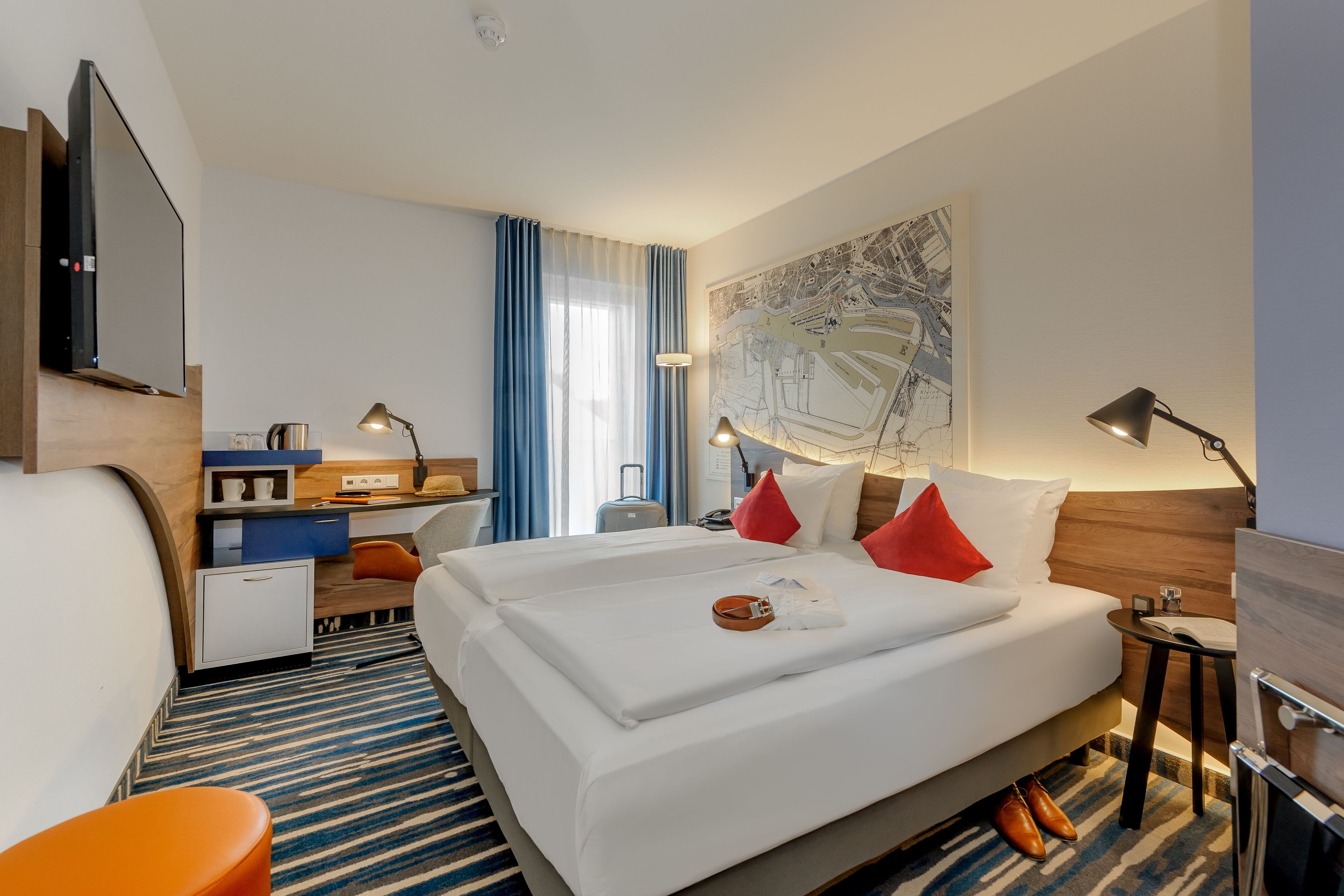 standard room, 1 double bed | hypo-allergenic bedding, in-room safe, desk, laptop workspace