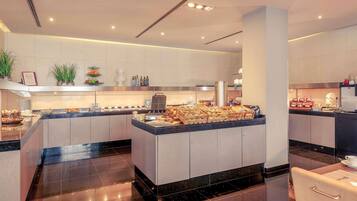Tägliches Frühstücksbuffet gegen Gebühr