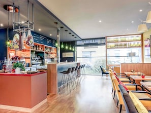 Bar (in der Unterkunft)