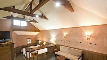 In-room safe, desk, free WiFi, bed sheets