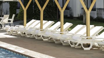 Outdoor pool, pool umbrellas