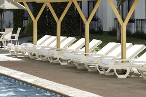 Outdoor pool, pool umbrellas