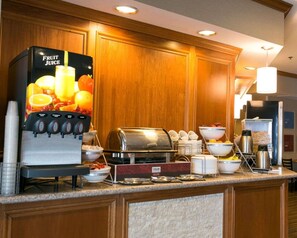 Desayuno continental gratuito y diario