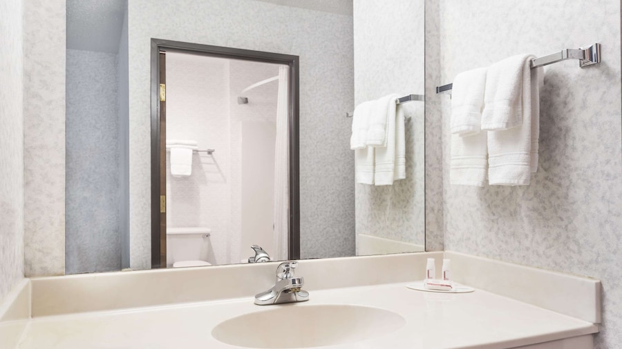 Days Inn by Wyndham Battlefield Rd/Hwy 65