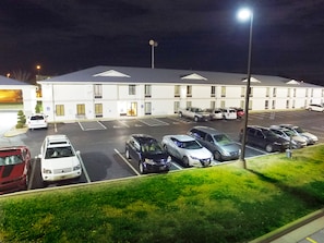 Façade de l’hébergement  – soirée/nuit
