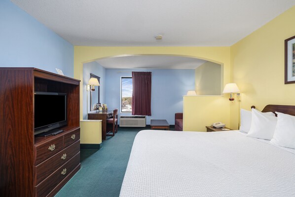 Deluxe Room, 1 King Bed, Non Smoking, Refrigerator & Microwave