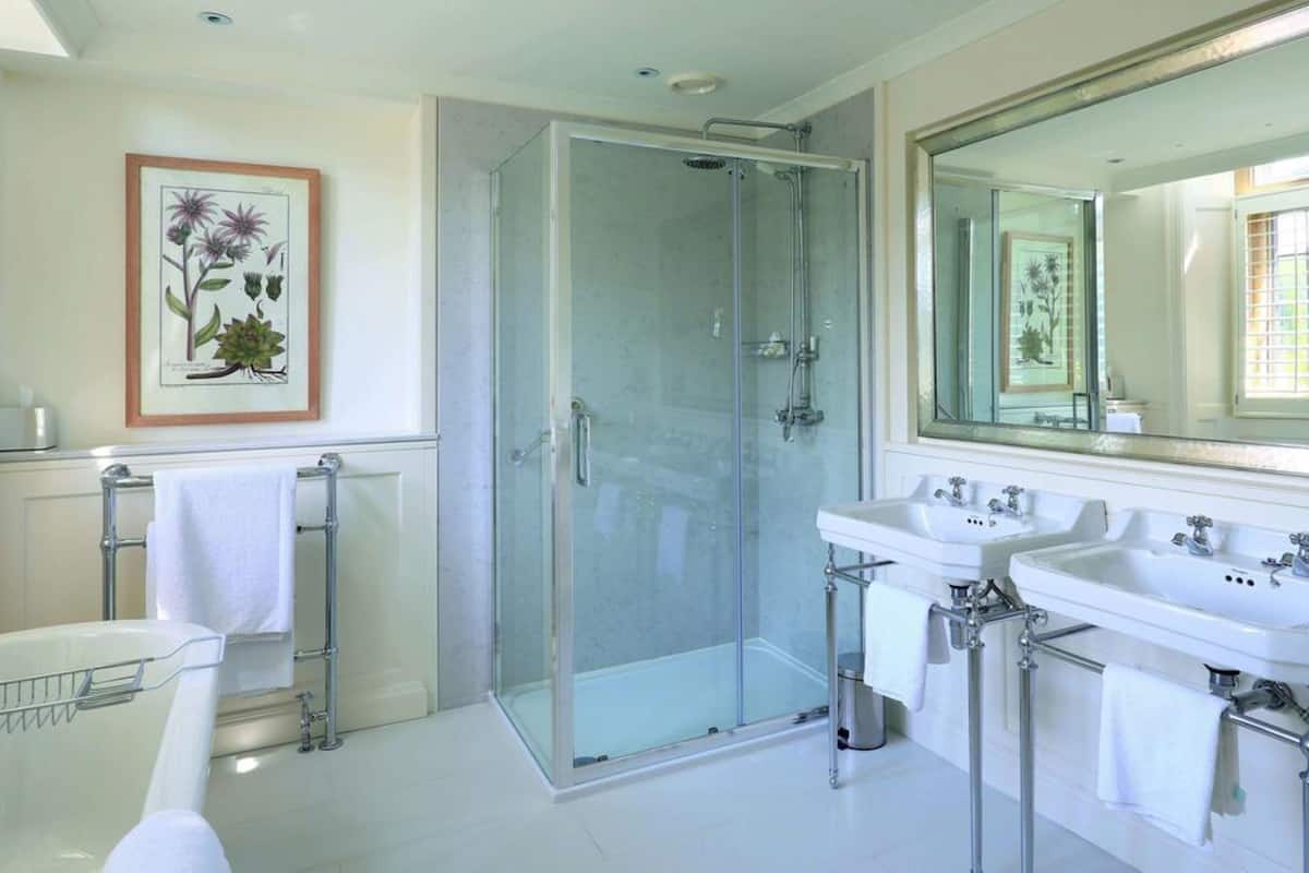 separate bathtub and shower, free toiletries, hair dryer, towels