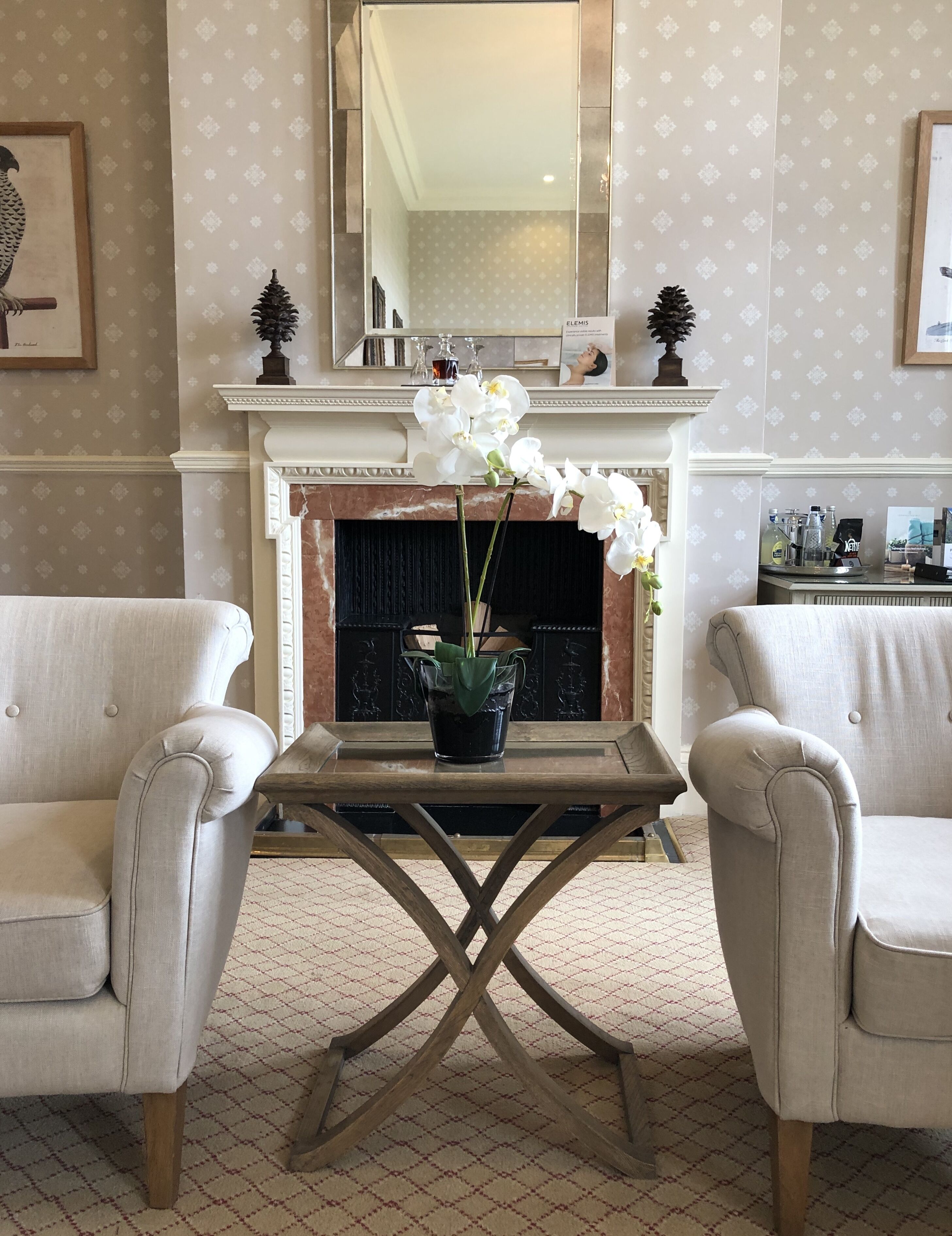 classic room, 1 single bed (old hall) | living area | 32-inch flat-screen tv with satellite channels, tv