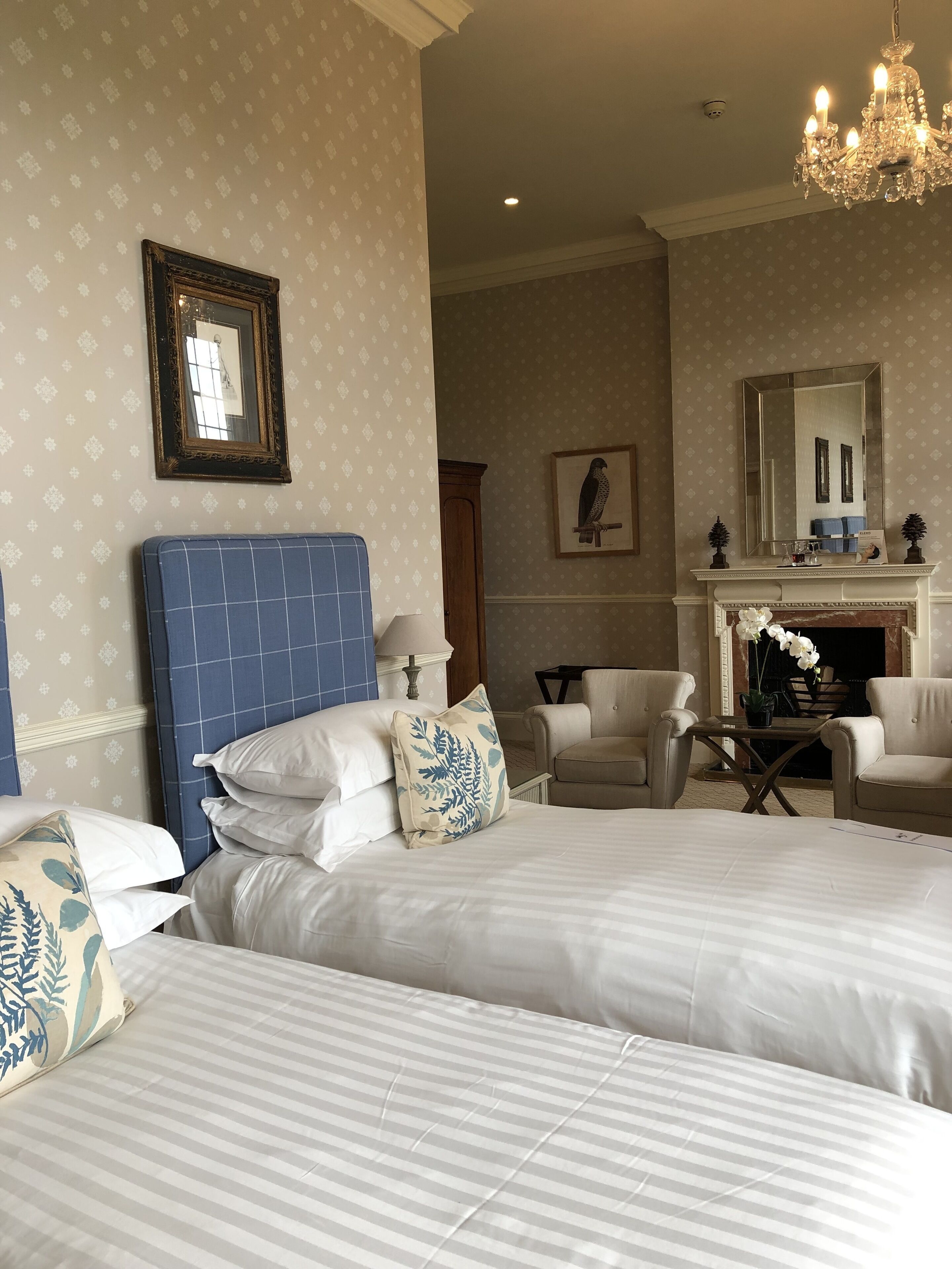 classic room, 1 single bed (old hall) | in-room safe, individually decorated, desk, iron/ironing board