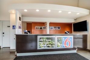 Reception - Motel 6 Vancouver, WA (Vancouver)