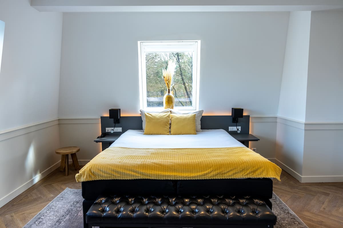 Luxury Apartment, Sauna | 1 bedroom, desk, iron/ironing board, free WiFi
