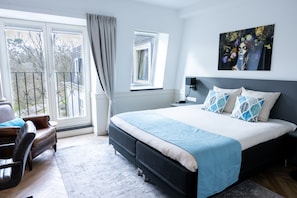 Comfort Double Room | Desk, iron/ironing board, free WiFi, bed sheets