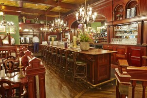 Bar (en la propiedad)