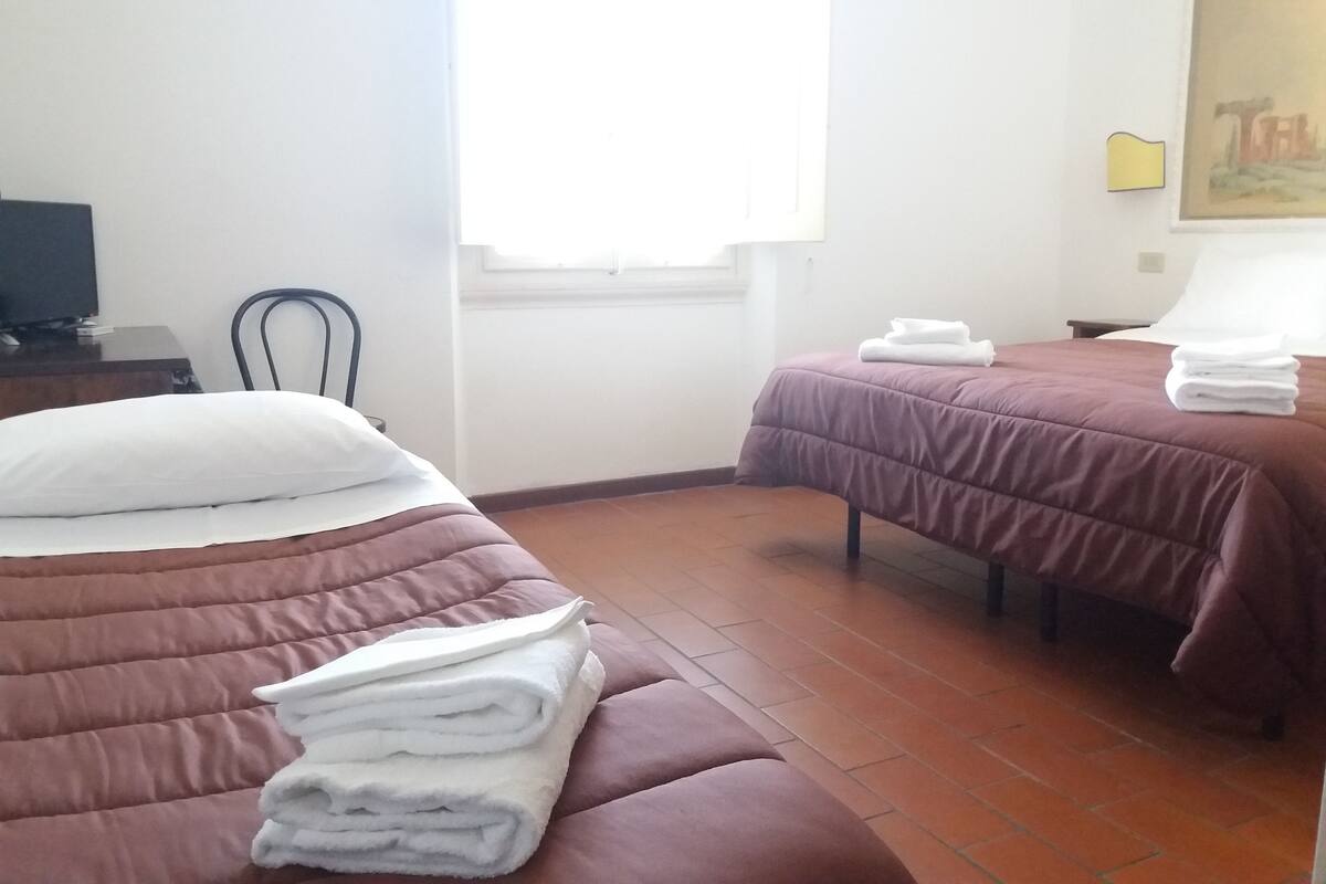 Triple Room | Minibar, in-room safe, desk, cribs (free)