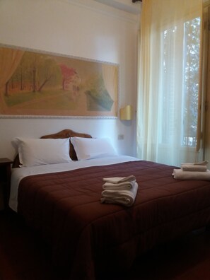 Standard Double Room | Minibar, in-room safe, desk, free cribs/infant beds