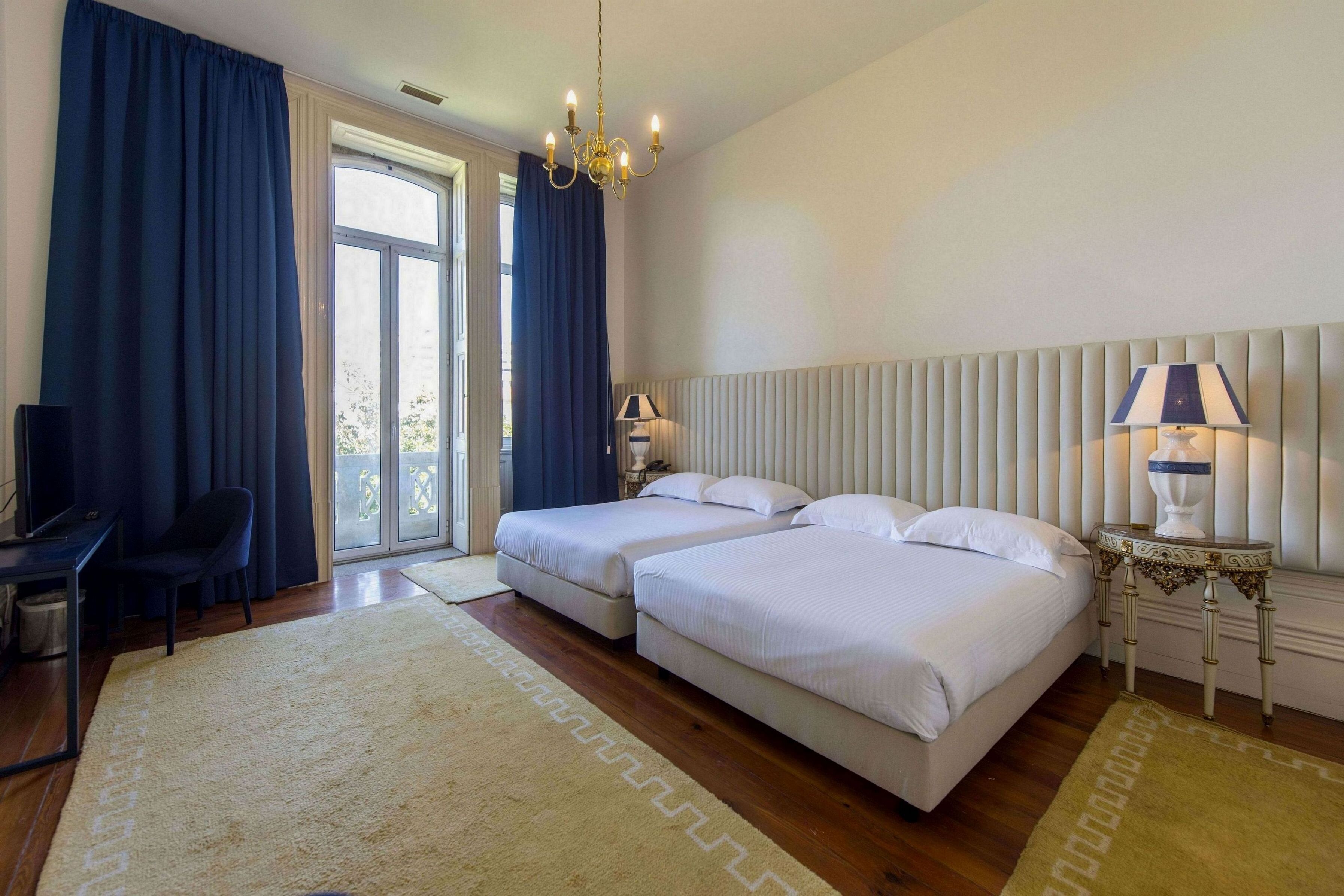 classic suite | minibar, desk, laptop workspace, soundproofing