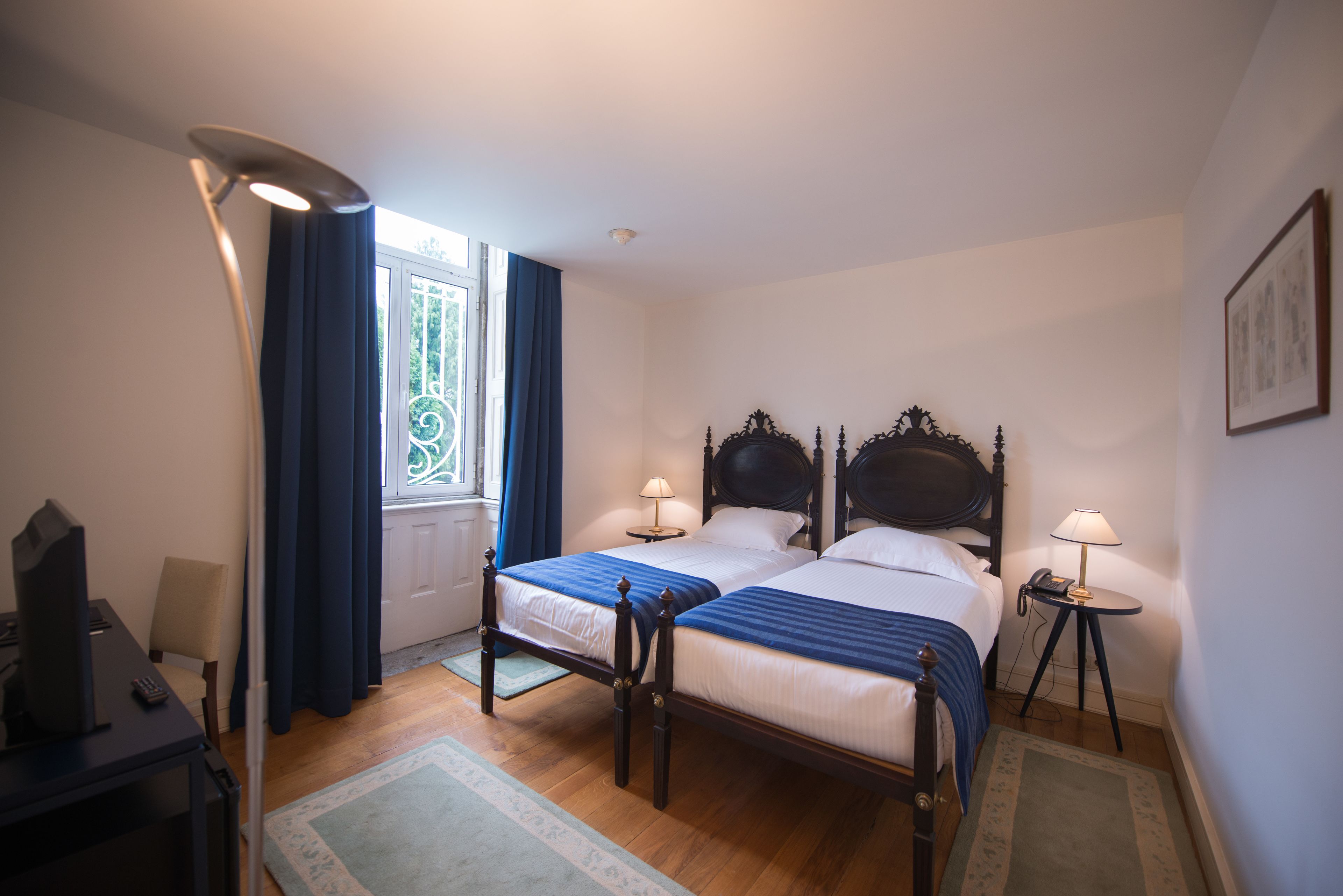 Tomannsrom – classic | Minibar, skrivebord, skrivebord for bærbar PC og lydisolert