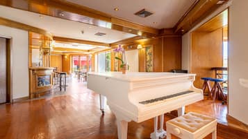 2 restoran, kahvaltı, akşam yemeği sunulur, Portekiz mutfağı