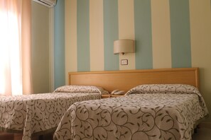 Blackout curtains, free WiFi - Hotel Valle del Jerte Los Arenales (Jerte)
