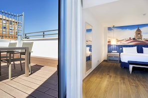 1 bedroom, premium bedding, minibar, in-room safe