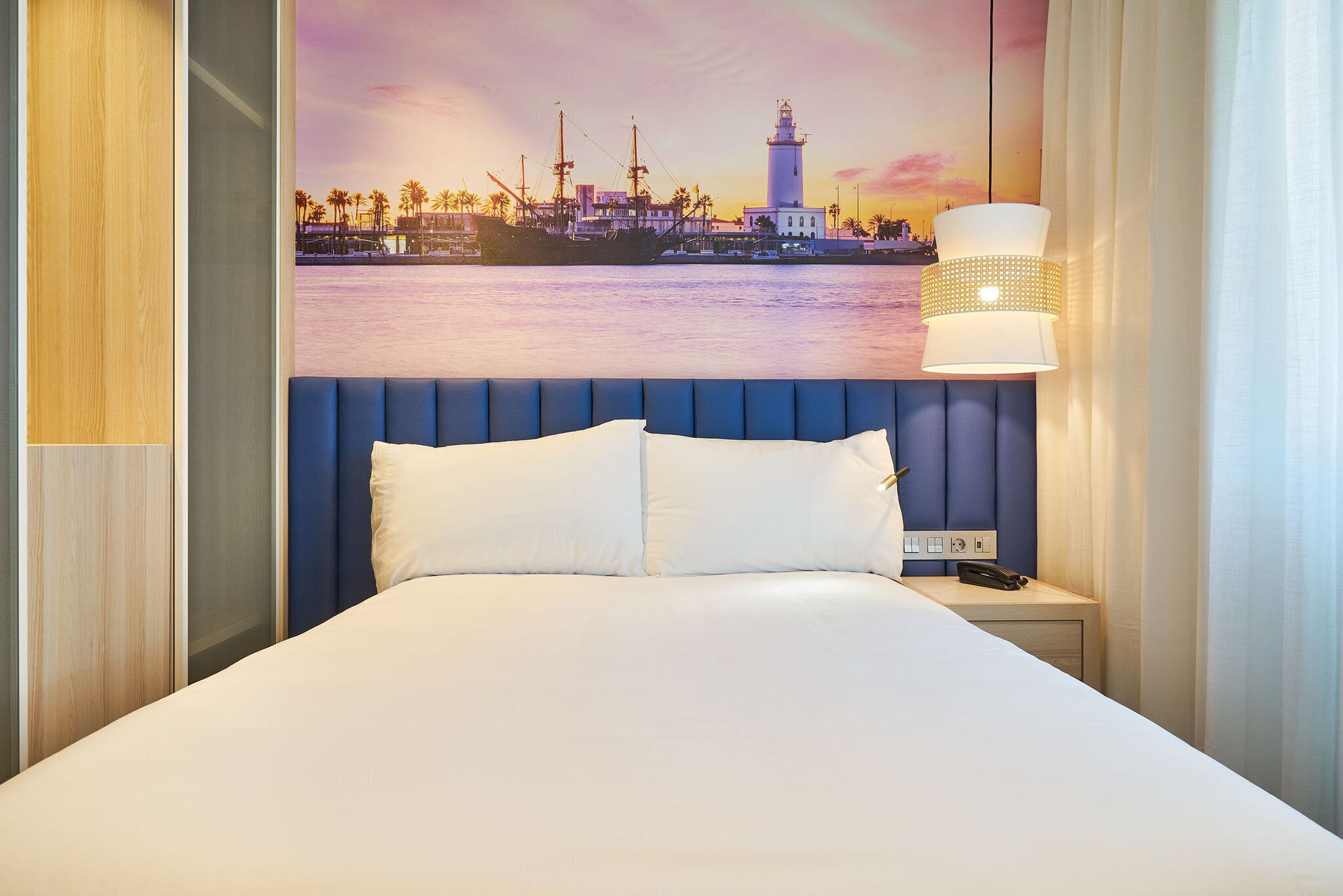 1 bedroom, premium bedding, minibar, in-room safe