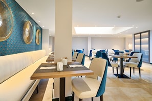 Frokostbuffé hver dag (EUR 10 per person)