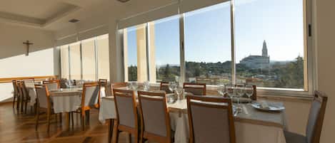 Frühstück, Mittagessen und Abendessen