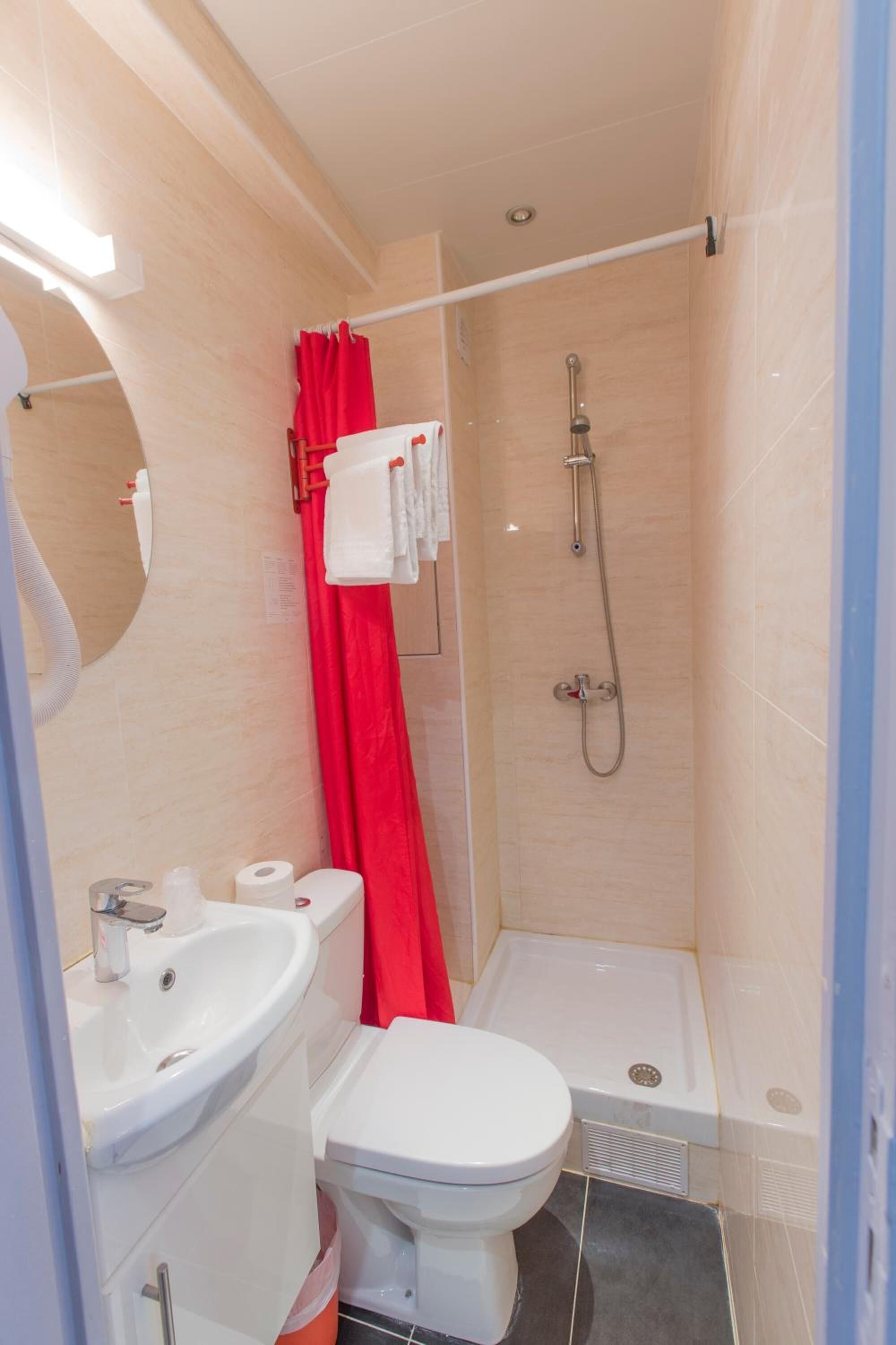 Photo - Hipotel Paris Père-Lachaise République