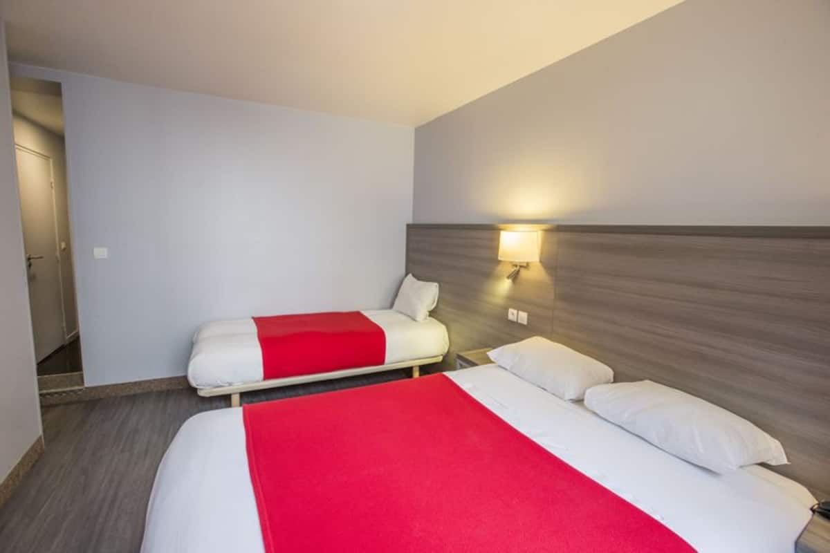 Triple Room | Wi-fi percuma, cadar katil, akses kerusi roda