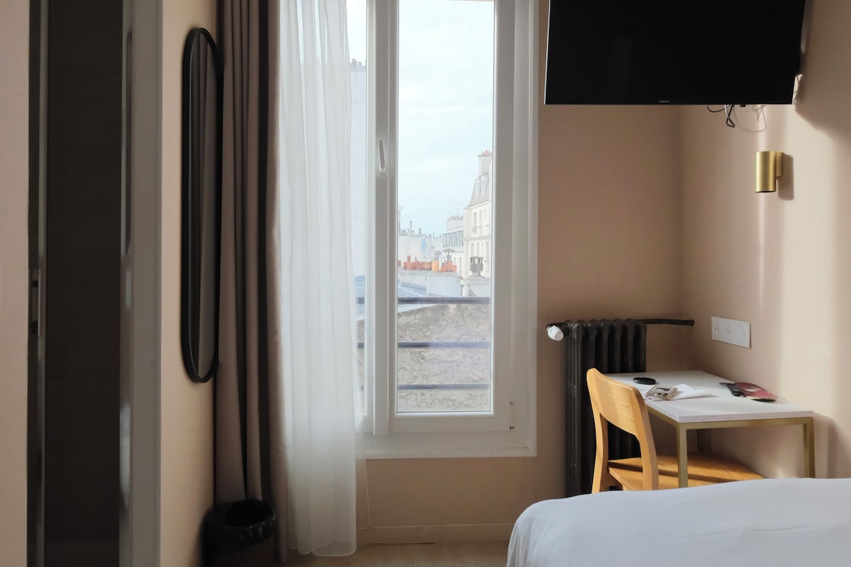 Single Room | WiFi (free), bed sheets