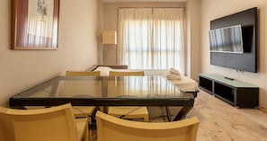 1 bedroom, in-room safe, desk, iron/ironing board