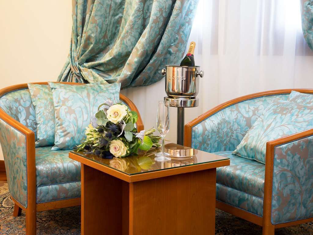 executive double or twin room | 1 bedroom, premium bedding, minibar, in-room safe