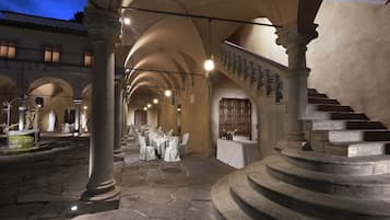 2 restaurants servant le petit déjeuner, spécialités Cuisine italienne