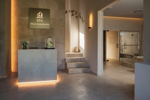 Couples treatment rooms, sauna, hot tub, steam room, Turkish bath