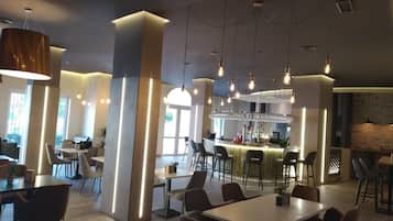 Se ofrece un desayuno bufé (5.50 EUR por persona)