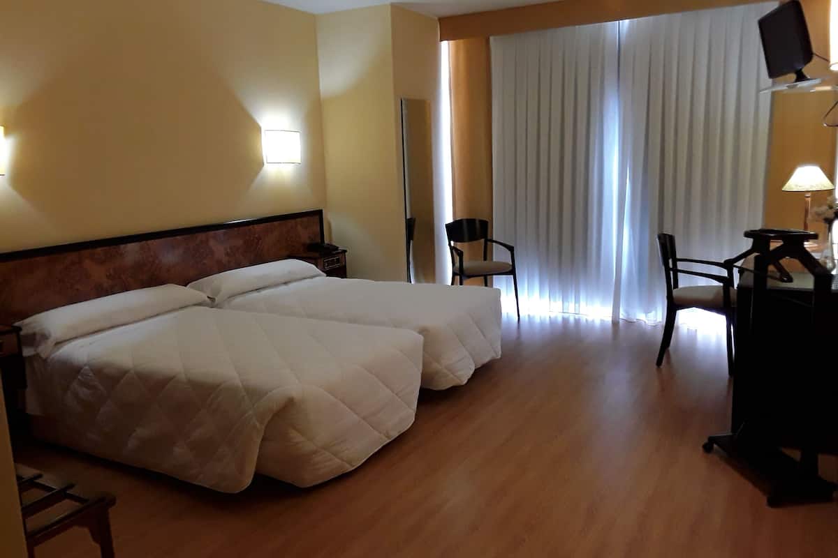 1 bedroom, in-room safe, desk, soundproofing