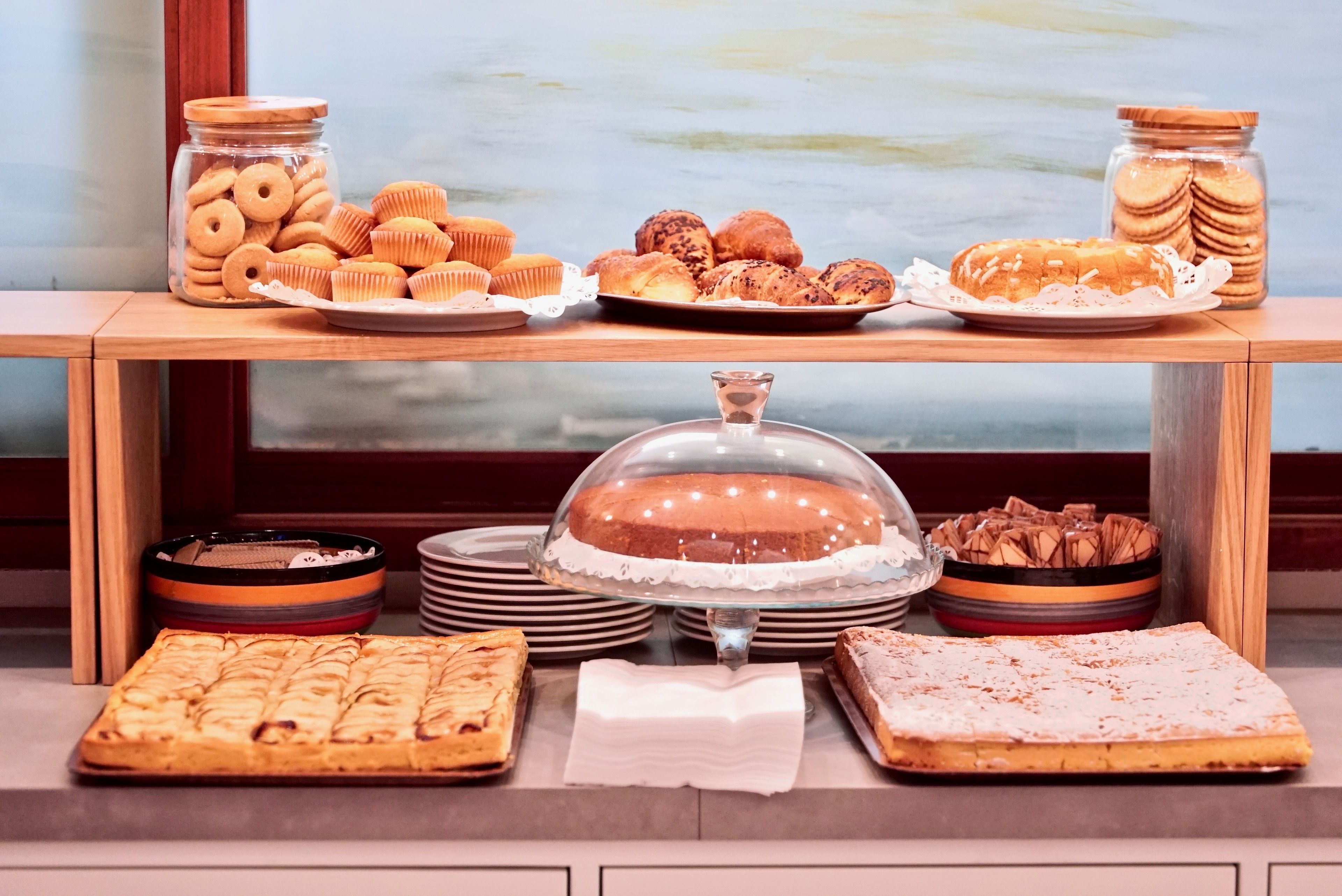 Daily buffet breakfast (EUR 7 per person)