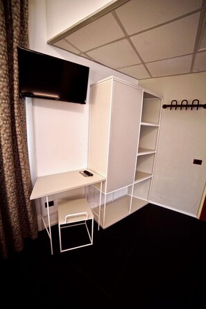 In-room safe, desk, blackout drapes, free WiFi