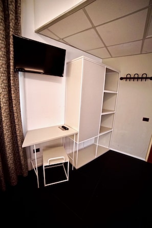In-room safe, desk, blackout drapes, free WiFi