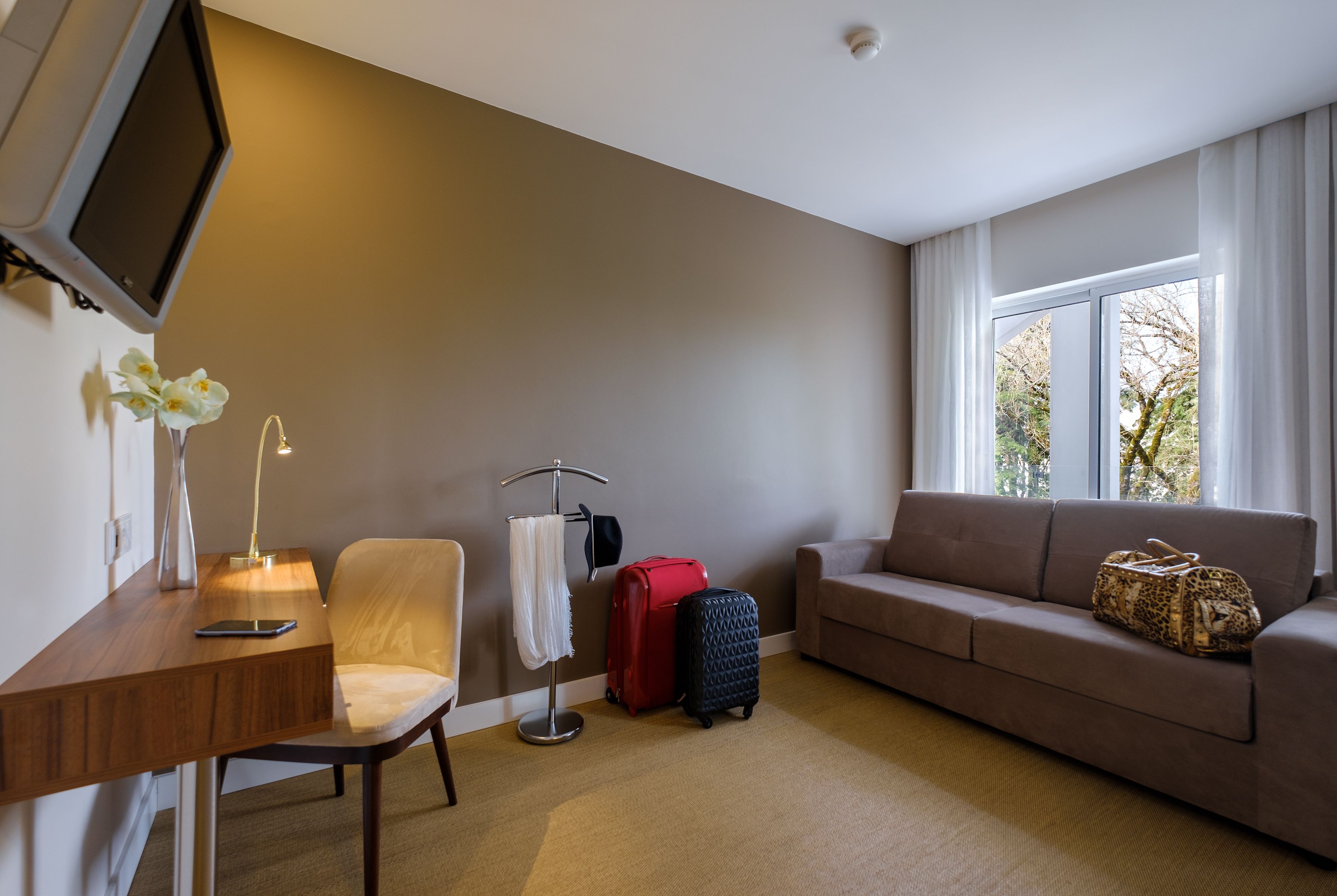 suite | 1 bedroom, minibar, in-room safe, desk