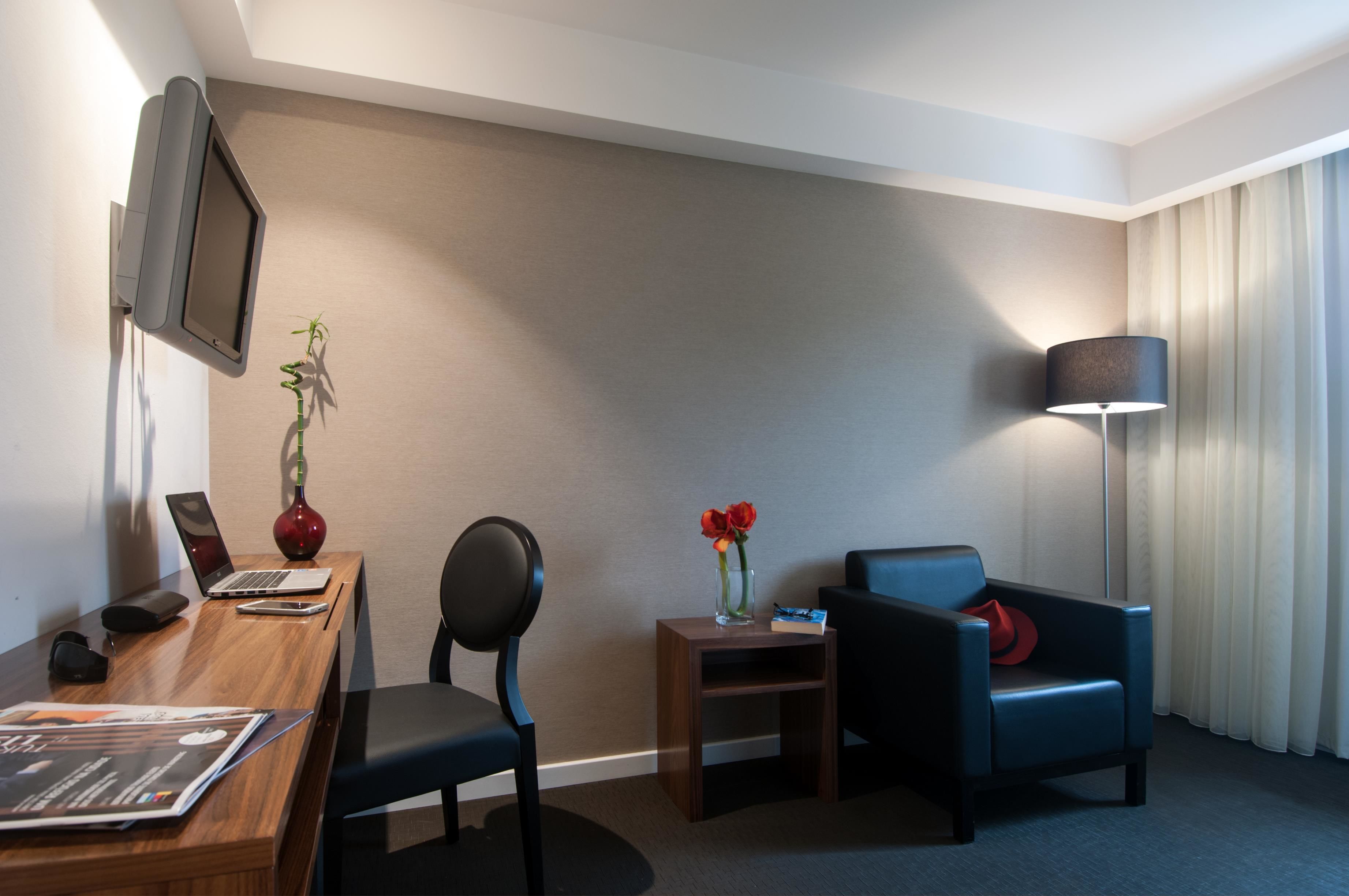 suite | 1 bedroom, minibar, in-room safe, desk