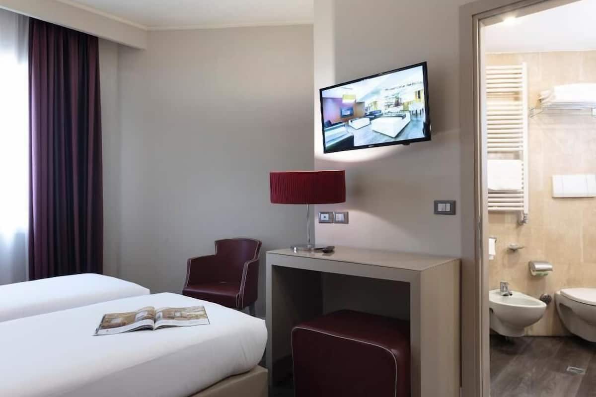 Couette en duvet, minibar, coffre-fort, bureau