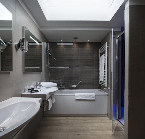 Smart Hotel Holiday