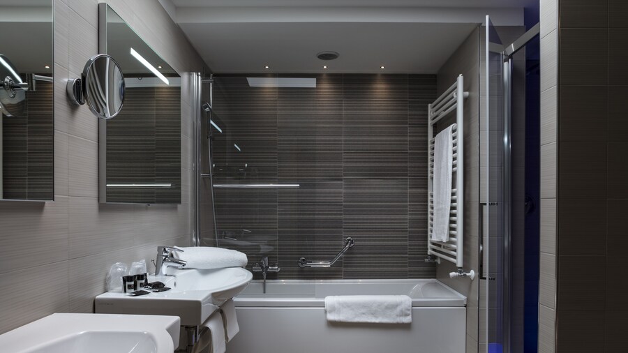 Smart Hotel Holiday