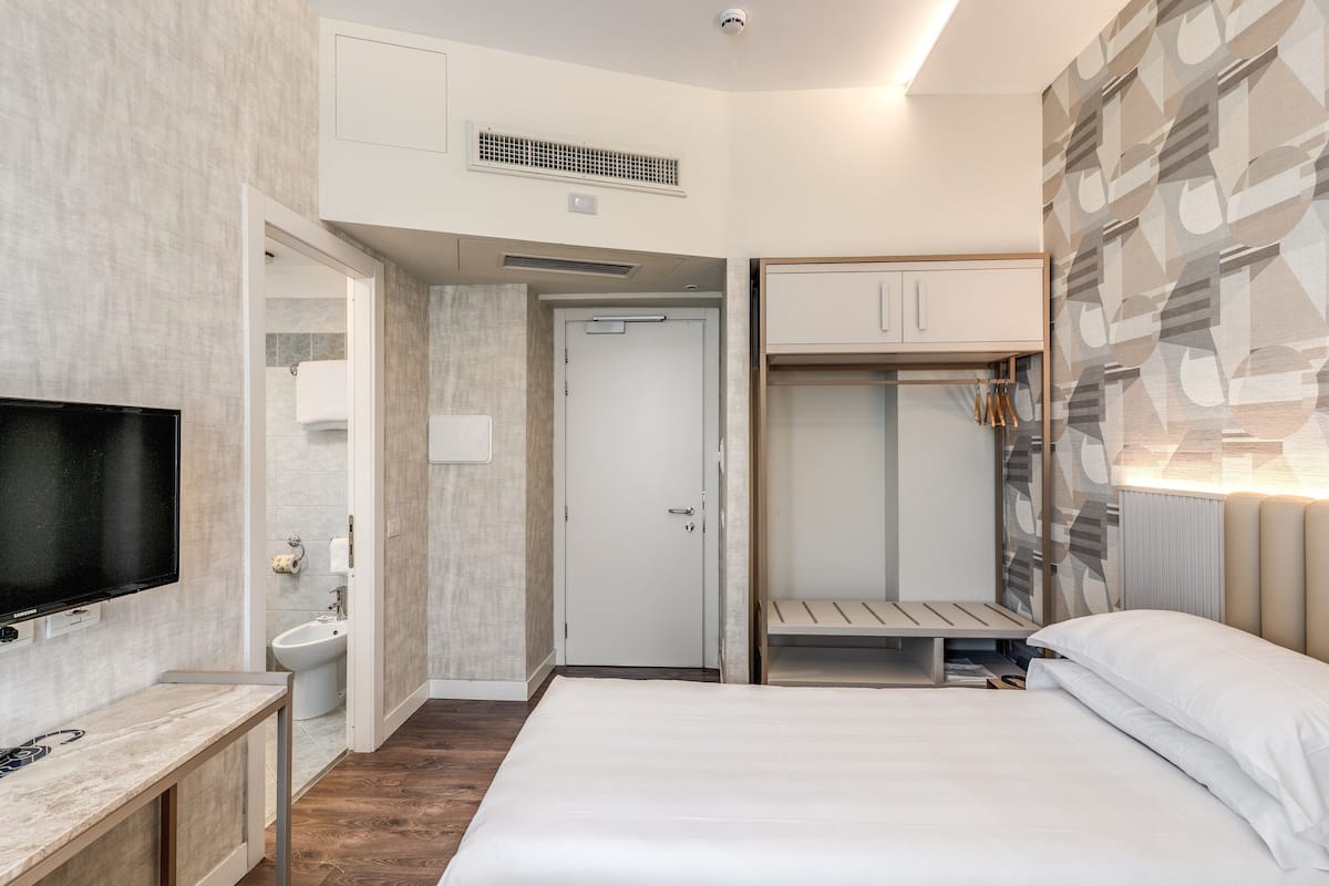 Minibar, in-room safe, desk, soundproofing