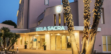 Front of property. Hotel Isola Sacra Rome Airport
